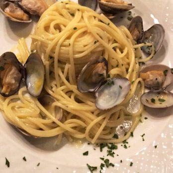 Frijenno Magnanno - Pasta alle vongole veraci. Eccezionale. - Pizza Near Me - Milan, Michigan Frijenno Magnanno - Pasta alle vongole veraci. Eccezionale. - Pizza Near Me - Milan, Michigan