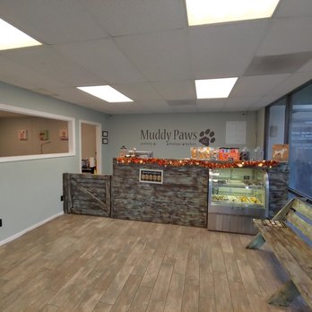 Muddy Paws OC - Inside reception area - Pet Groomers Near Me - Orange, California