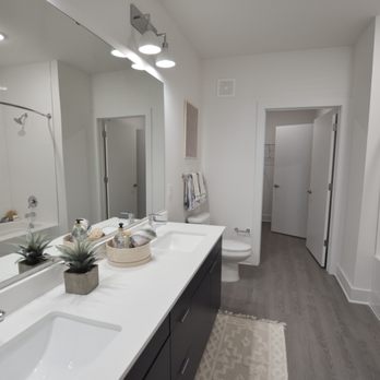 The Maven - Bathroom - Apartments Near Me - Suwanee, Georgia The Maven - Bathroom - Apartments Near Me - Suwanee, Georgia