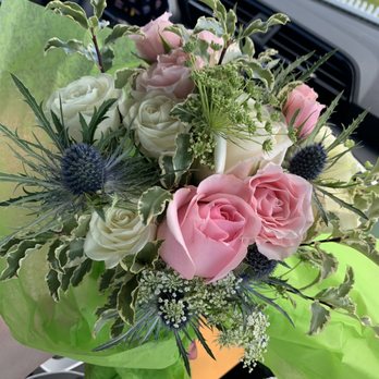 The Flower Basket - Bridal party bouquet - Florists Near Me - Columbiaville, Michigan The Flower Basket - Bridal party bouquet - Florists Near Me - Columbiaville, Michigan