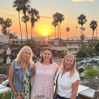Q Terrace - Sunset - Seafood Near Me - Laguna Beach, California Q Terrace - Sunset - Seafood Near Me - Laguna Beach, California