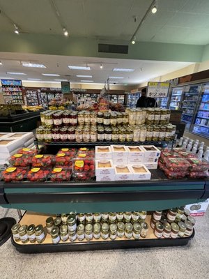 Deluxe Foods of Aptos by null