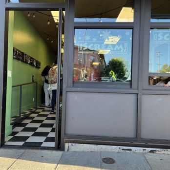 iScream - Entrance - Ice Cream & Frozen Yogurt Near Me - Berkeley, California iScream - Entrance - Ice Cream & Frozen Yogurt Near Me - Berkeley, California