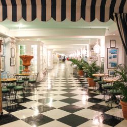 Maestro Tours - Grand Hotel, Mackinac Island