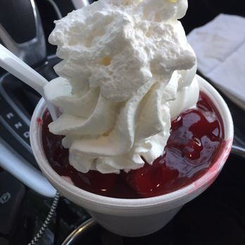 Jake's Cree-Mee Freeze - Strawberry Sundae - Ice Cream & Frozen Yogurt Near Me - Manalapan, New Jersey