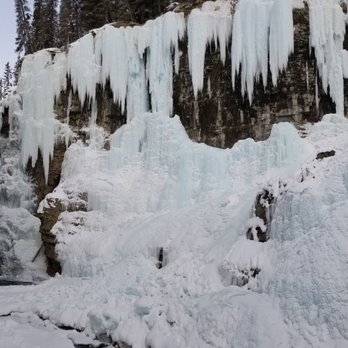 Discover Banff Tours - Upper dalls with the icicles - Tours Near Me - Banff, Alberta