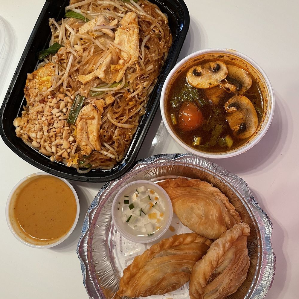 Pad Thai Noodles Lunch Special, Peanut Sauce, Curry Puff Chicken Pad Thai Noodles Lunch Special, Peanut Sauce, Curry Puff Chicken