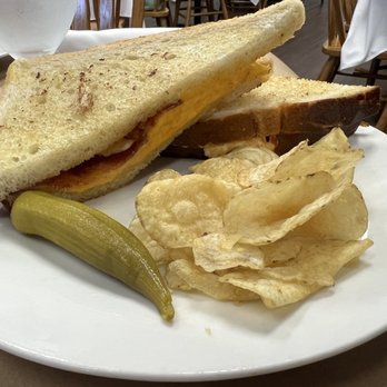 The Perfect Pear - a sandwich and chips on a plate - Sandwiches Near Me - Perry, Georgia