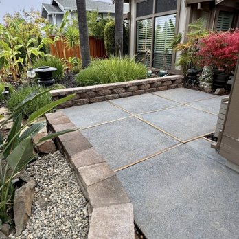 EA Landscaping - Home entrance walkway with keystone block (new) - Masonry/Concrete Near Me