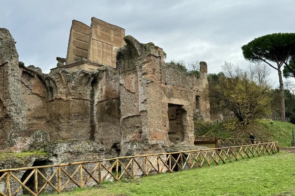 Hadrian's Villa by null
