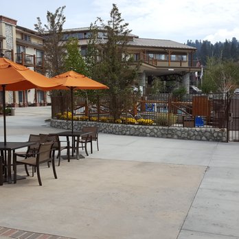 Holiday Inn The Lodge at Big Bear Lake - Outdoor area - Big Bear, CA