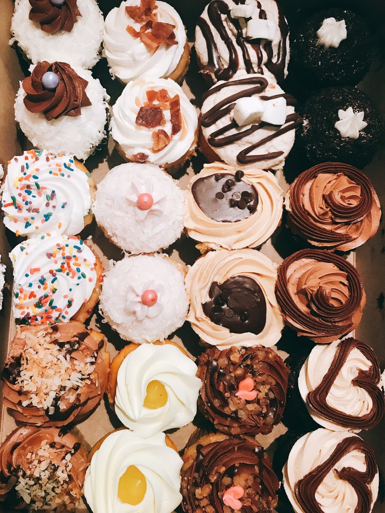 THE CAKE LADY 36 Photos & 55 Reviews Bakeries 256 S Frontage Rd