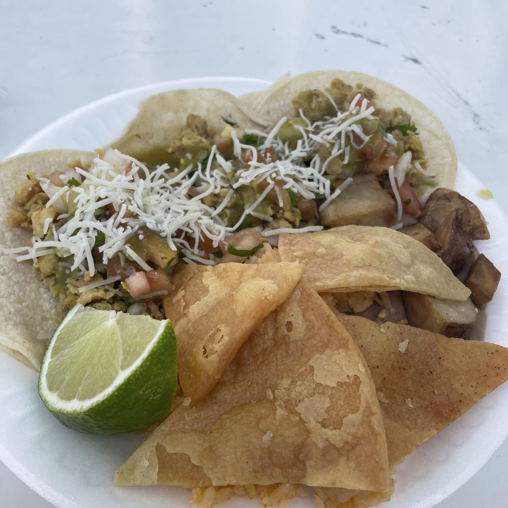 Fresh chips , tacos , potato's Fresh chips , tacos , potato's