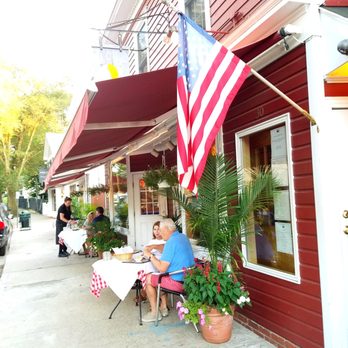II Capuccino Ristorante - Outside dining - Italian Near Me - Sag Harbor, New York II Capuccino Ristorante - Outside dining - Italian Near Me - Sag Harbor, New York
