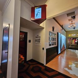 Theater 10