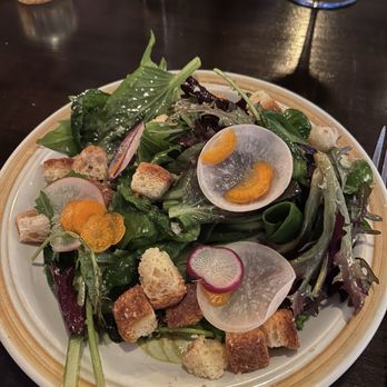 Bar Purlieu - Garden side salad - French Near Me - Eugene, Oregon