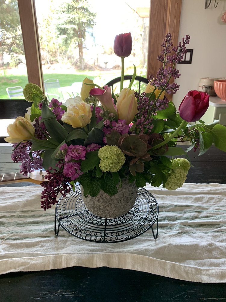 PETALS FLOWERS BY KATIE Updated March 2024 45 Photos & 10 Reviews Bend, Oregon Florists