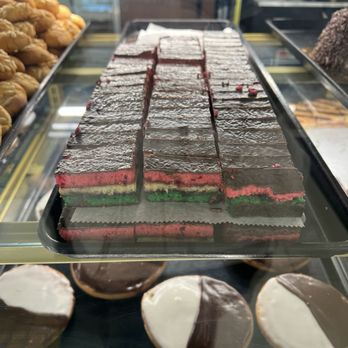 Buttercooky Bakery - Bakeries Near Me - Floral Park, New York