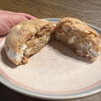 The Maui Cookie Lady - White chocolate macadamia nut - cut in half (Nov 2025) - Desserts Near Me - Makawao, Hawaii The Maui Cookie Lady - White chocolate macadamia nut - cut in half (Nov 2025) - Desserts Near Me - Makawao, Hawaii