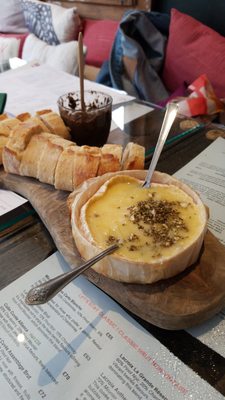 Champagne+Fromage by null