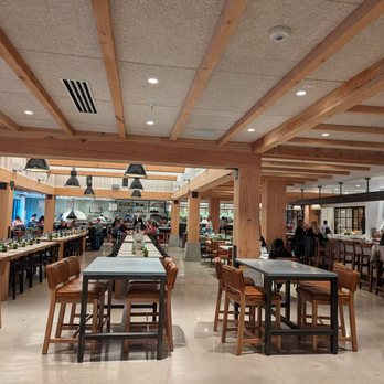 Sixty Vines - HUGE dining space - New American Near Me - Reston, Virginia
