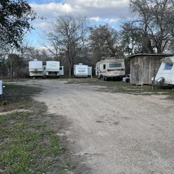 Woodland Oaks RV Estates - Trailer graveyard