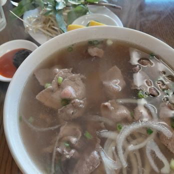 Yum Yum Pho - Piping hot Pho the way i like em - Vietnamese Near Me - Aiea, Hawaii