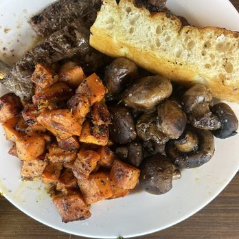 Crafted Greens - Beef plate with sweet potatoes and mushrooms - American Near Me - El Cajon, California Crafted Greens - Beef plate with sweet potatoes and mushrooms - American Near Me - El Cajon, California