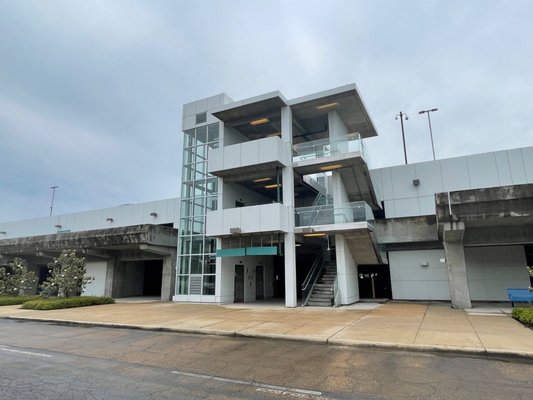 Jackson-Medgar Wiley Evers International Airport by null