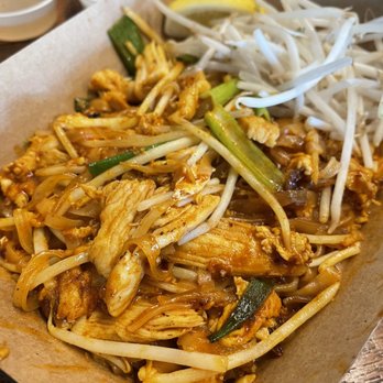 55 Thai Kitchen - Pad Thai Noodles w/ chicken - Thai Near Me - San Diego, California 55 Thai Kitchen - Pad Thai Noodles w/ chicken - Thai Near Me - San Diego, California