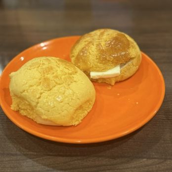Alice's Kitchen - H.K. Style Pineapple Bun with Butter - Cantonese Near Me - Monterey Park, California