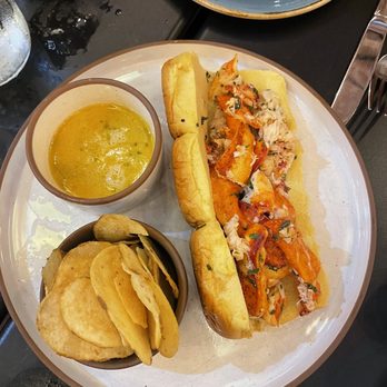 Brighton Bodega - HOT LOBSTER ROLLS - Cocktail Bars Near Me - Brighton, Massachusetts