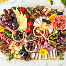 Honey & Olive - Soirée Board (6-9 people)
