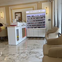 Check-in and color selection area.