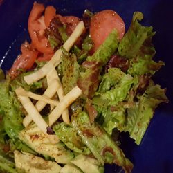 Papagayo Restaurant - Tomato and avocado salad.