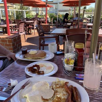 Blackboard Bistro - Yummy breakfast - American Near Me - Seal Beach, California Blackboard Bistro - Yummy breakfast - American Near Me - Seal Beach, California