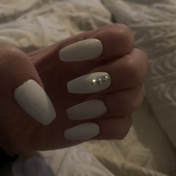 Edgy Nails & Spa - Nail Salons Near Me - Riverside, California