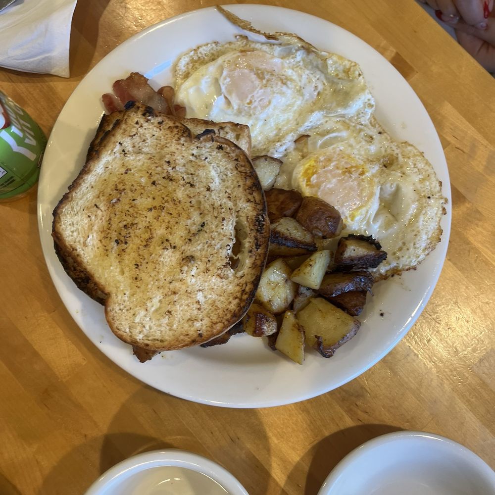 Toast Four Corners - Coffee & Tea Near Me - Storrs Mansfield, Connecticut