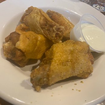 Pearl Road Tavern & Eatery - Small Order Lemon Pepper Jumbo Wings - Bars Near Me - Cleveland, Ohio