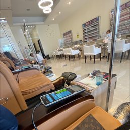 Gorgeous clean salon!