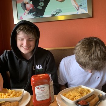 Applebee's Grill + Bar - American Near Me - Bonney Lake, Washington