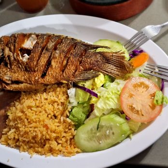 Mariscos Los Arcos - Mexican Near Me - Canoga Park, California