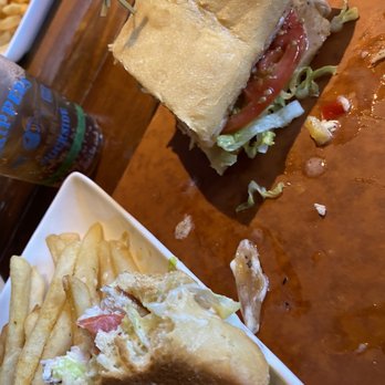 Skipper's Dockside - Excellent mahi sandwich - Seafood Near Me - Key Largo, Florida Skipper's Dockside - Excellent mahi sandwich - Seafood Near Me - Key Largo, Florida