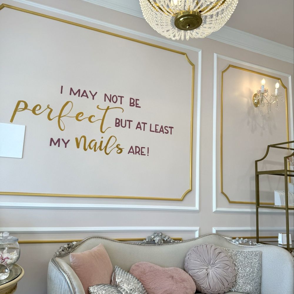 Le Petit Salon - Seating area, wall art - Nail Salons Near Me - Tustin, California