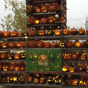 L.L. Bean - Pumpkin towers - Outdoor Gear Near Me - Freeport, Maine