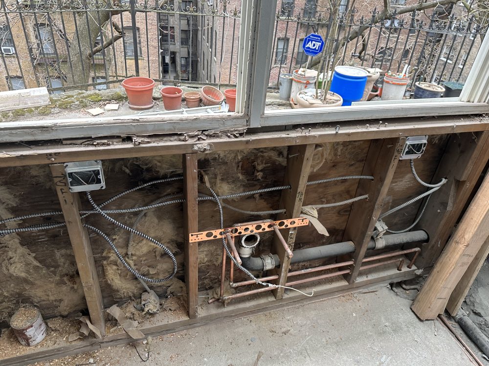 Slide of Pllumai Contracting