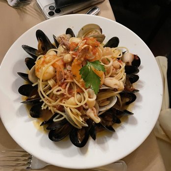 Fiorino - Spaghetti Scoglio - Italian Near Me - Philadelphia, Pennsylvania Fiorino - Spaghetti Scoglio - Italian Near Me - Philadelphia, Pennsylvania