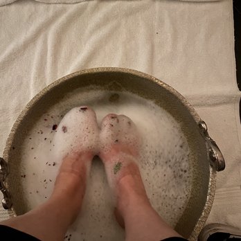 Spa Kingston - A little rose petal bubble bath! - Day Spas Near Me - San Diego, California Spa Kingston - A little rose petal bubble bath! - Day Spas Near Me - San Diego, California
