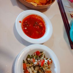 El Ranchon Family Mexican Restaurant - Complimentary chips, salsa and really good pico di Gallo!