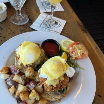 Black Horse Tavern - Crab cake Benedict - New American Near Me - Bridgton, Maine Black Horse Tavern - Crab cake Benedict - New American Near Me - Bridgton, Maine